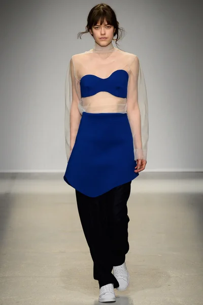 Look 12